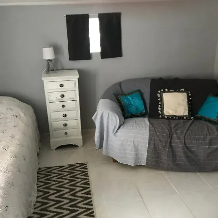 D'hotes Le Cedre Bed & Breakfast Apt